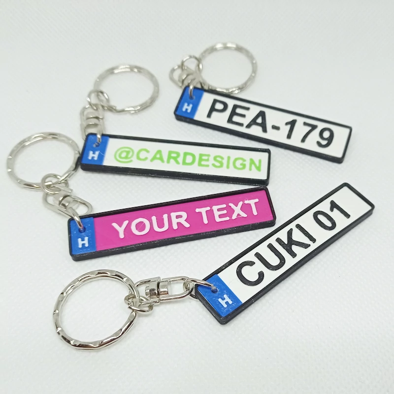 License Plate Keychain with custom text Manubim
